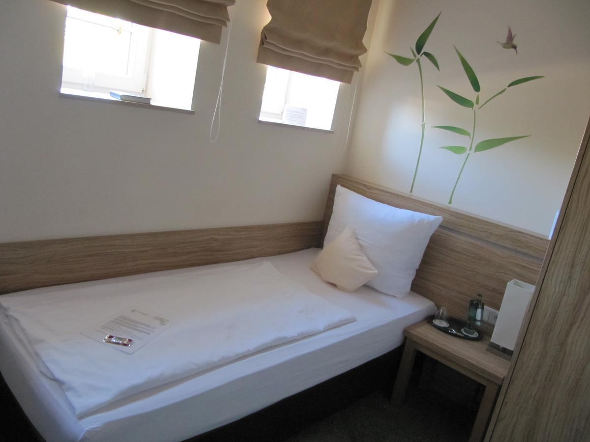 Hotel Stadt Steinheim Екстер'єр фото